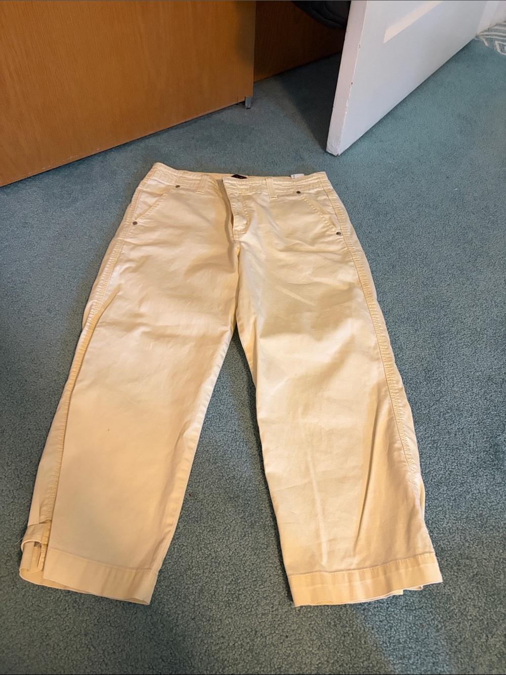 Gloria Vanderbilt Women's pastel yellow wide leg capris